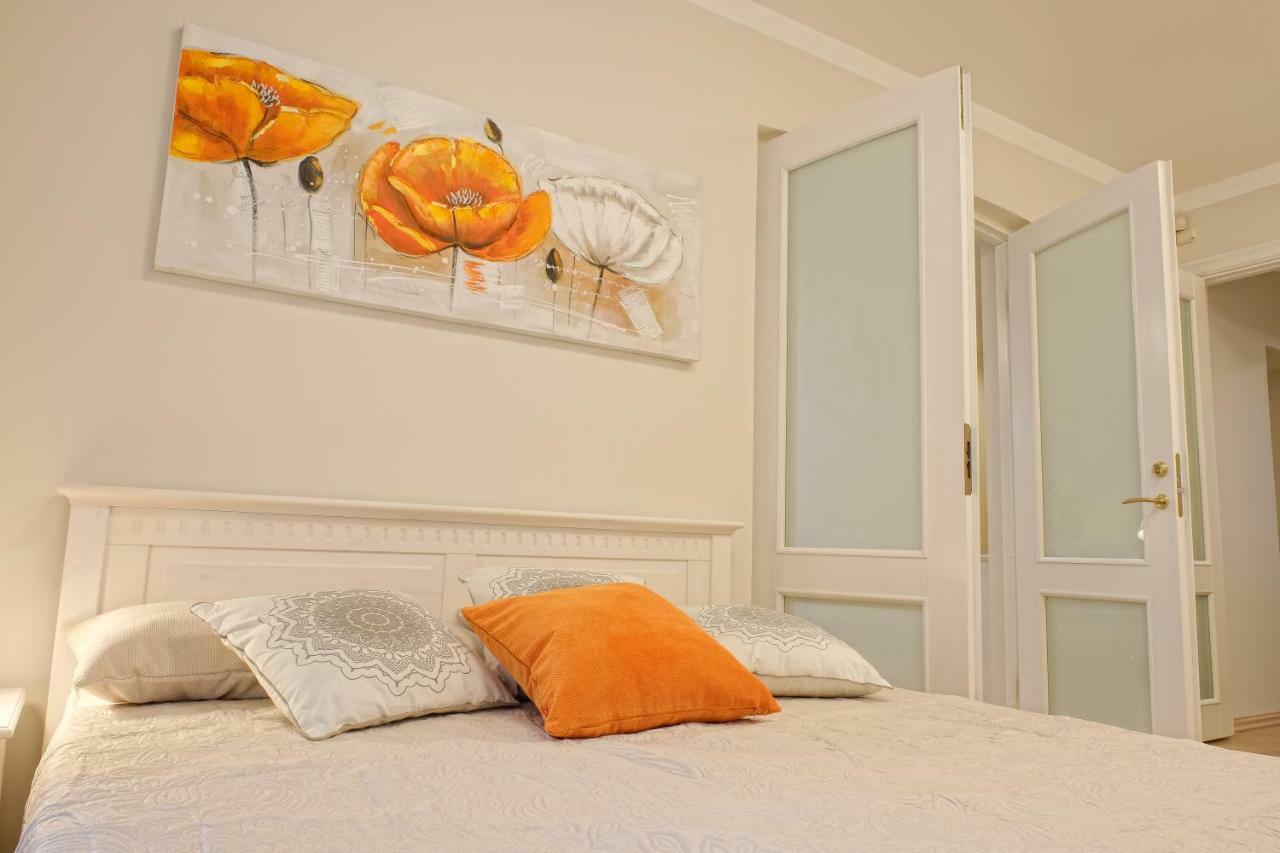 Tallinnhousing Knights And Nobility -3 Bdr Home Bagian luar foto